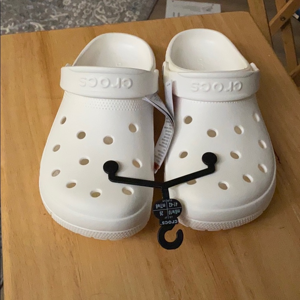 BRAND NEW WITH TAGS Women’s Size 10 white CROCS